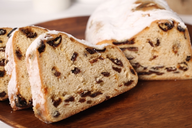 パン屋さんのクリスマスといえばシュトーレン