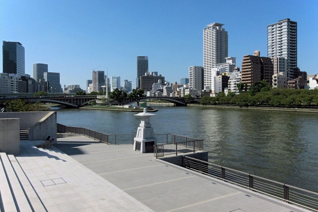 天満橋京阪シティーモール前の川沿いは本当におススメ